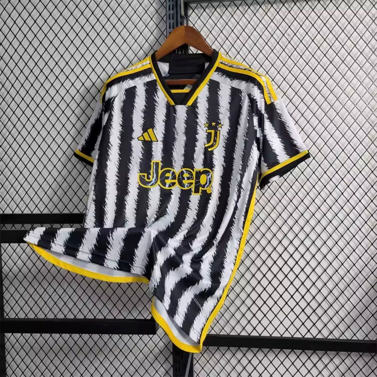 Juventus 23/24 Home Jersey