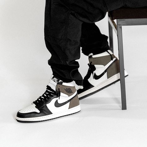 1's Retro High OG - Dark Mocha - PLG